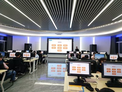 新華三杯再啟新程，信息工程學院舉行第十四屆全國大學生數字技術大賽宣講會